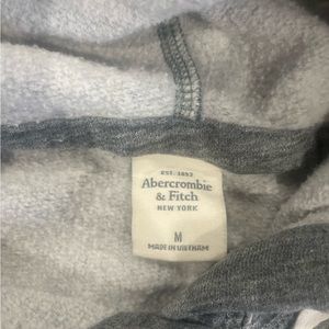 Abercrombie & Fitch Long sleeve hoodie.